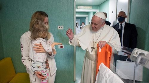Pope visits Bambino Gesù hospital to meet Ukrainian children receiving treatment
