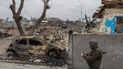 Povoado de Krasylivka, na Ucrânia, depois de um bombardeio