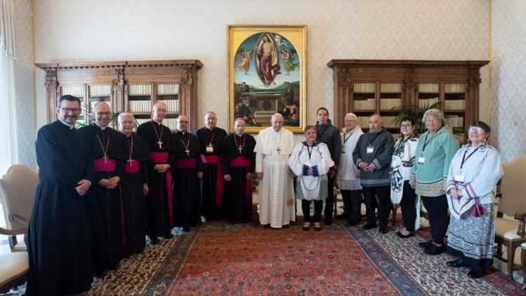 Papież spotkał się z delegacją ocalałych ze szkół rezydencjalnych w Kanadzie