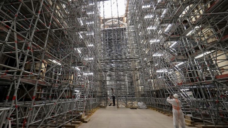Derzeit wird die Kathedrale Notre Dame in Paris wiederaufgebaut. Ende 2024 soll sie wieder öffnen