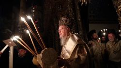 Patriarch Bartholomaios in der orthodoxen Osternacht in Istanbul