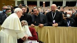 Papież Franciszek z misjonarzami miłosierdzia