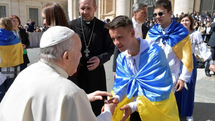 Một số người trẻ Ucraina gặp ĐTC tại Vatican