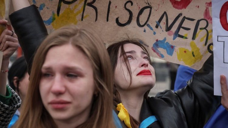 Người dân Ucraina đau khổ vì chiến tranh