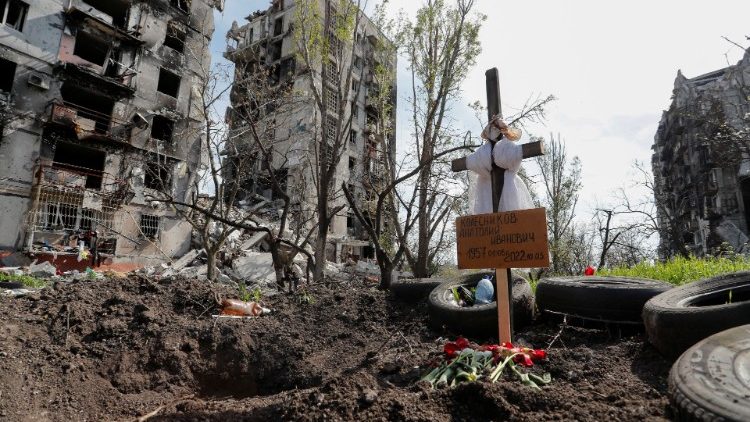 Uno scorcio della città di Mariupol (maggio 2022, Reuters).