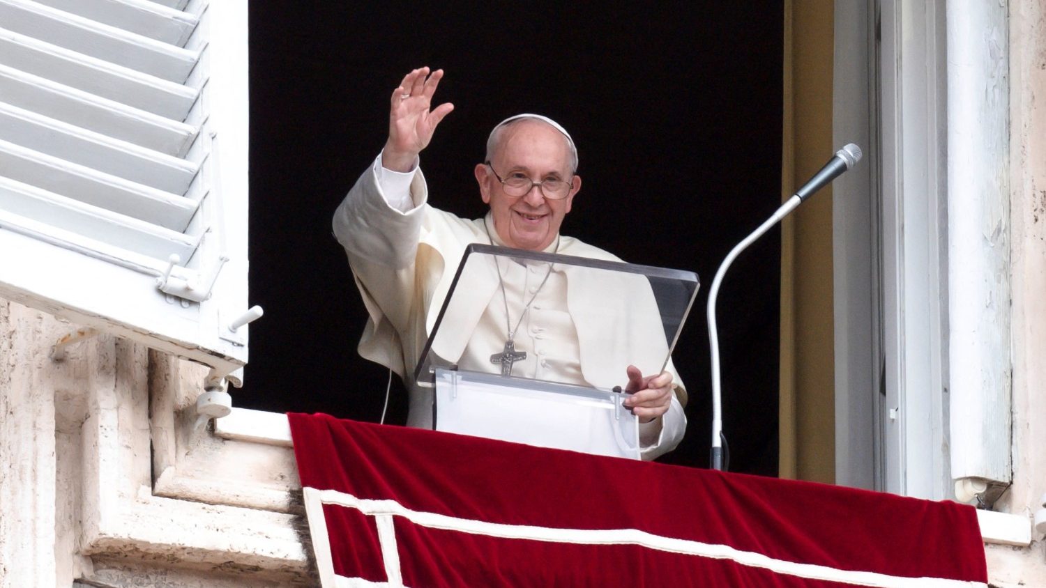 Papa Regina Coeli: Il vero amore ci lascia liberi di amare
