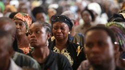 Pogrzeb ofiar zamachu na kościół w Owo w Nigerii