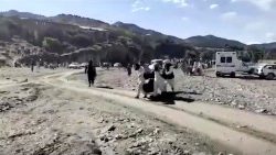 Afganistan. Evakuacija ranjenih nakon potresa