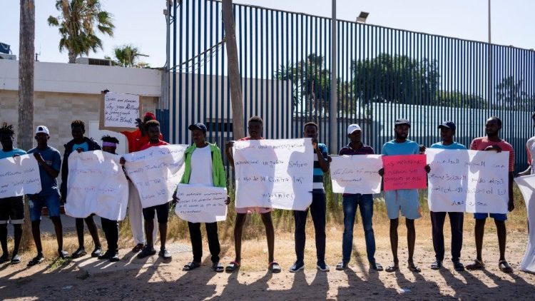 Protesters gather outside Melilla's short-stay migrants centre