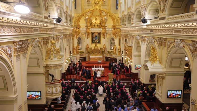 Pave Frans mødte torsdag canadiske præster i Notre Dame-katedralen i Quebec 