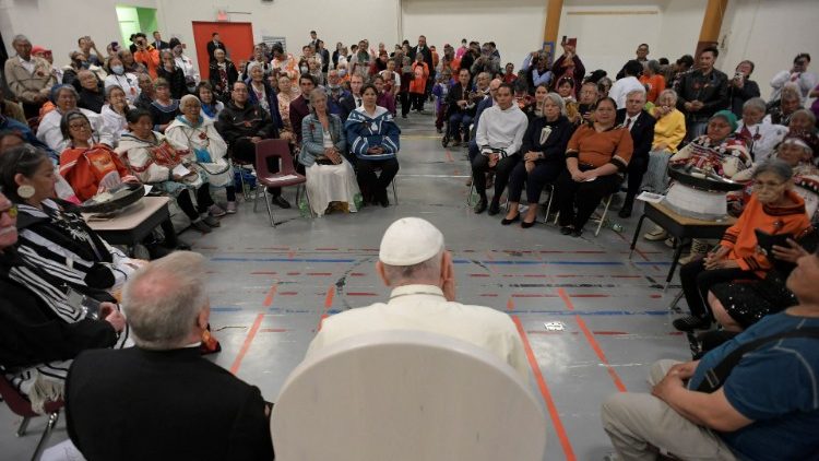El Papa en el Encuentro con los antiguos alumnos de la escuela residencial de Iqaluit