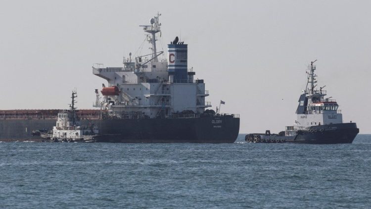 The bulk carrier Glory leaves the sea port in Chornomorsk