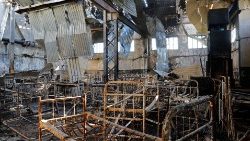 Distruzione nell'interno della prigione di  Olenivka nell'est dell'Ucraina