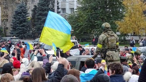 Pope prays for Ukraine as Kherson residents welcome Ukrainian troops