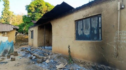 Nigeria: Brutale Gewalt gegen Kirchenmänner 