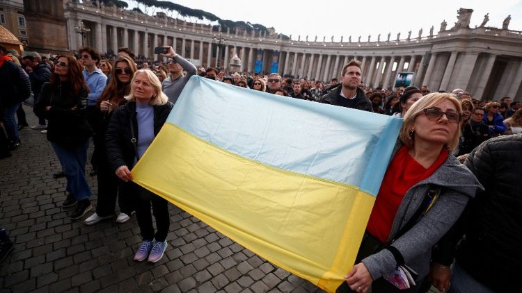 Ukrainos vėliava Šv. Petro aikštėje