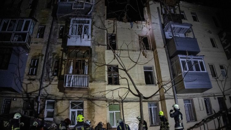 Ucraina: il condominio colpito a Kharkiv