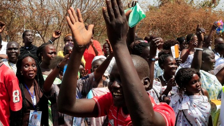 Les Sud-soudanais lors de l'arrivée du Pape François à Juba, le vendredi 3 février.