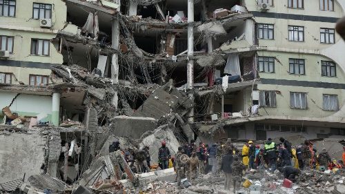 Terremoto en Turquía y Siria. El pésame y la oración del Papa por las víctimas 