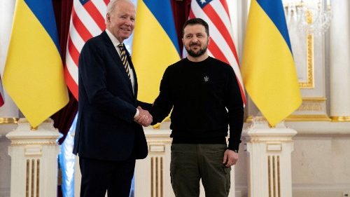 Visita sorpresa de Biden a Kyiv, promete nueva ayuda militar