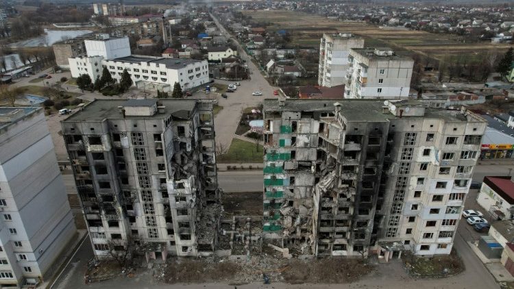 Zniszczony w wyniku rosyjskiego ostrzału budynek w Borodziance w obwodzie kijowskim, 16 lutego 2023
