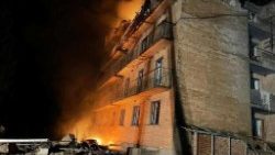 Efekt ataku rosyjskiego drona na budynek mieszkalny w Rzyszczewie w obwodzie kijowskim, 22 marca 2023