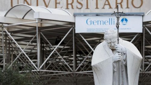 Papst in Gemelli-Klinik: Dank für Nähe und Gebet