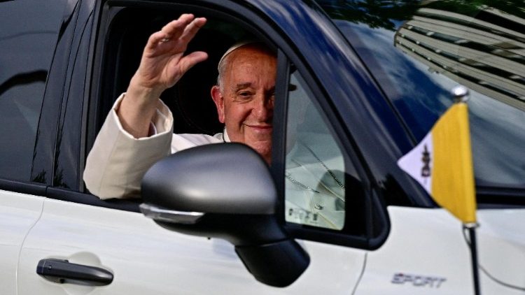 Ferenc pápa szeretne a perifériára utazni  