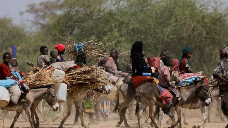 Réfugiés soudanais fuyant les violences dans la région du Darfour, en direction du Tchad voisin, le 8 mai 2023. 