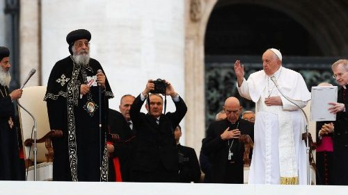 Папа приветствовал в Ватикане Патриарха Тавадроса II