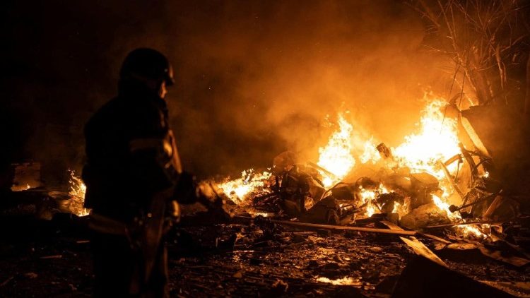 Le conseguenze degli attacchi missilistici russi a Kyiv