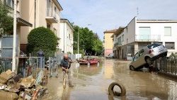 Localidades da região italiana da Emilia-Romagna inundadas pelos rios que transbordaram