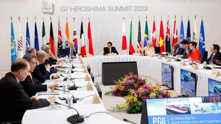 Jednání účastníků summitu G7 v Japonsku