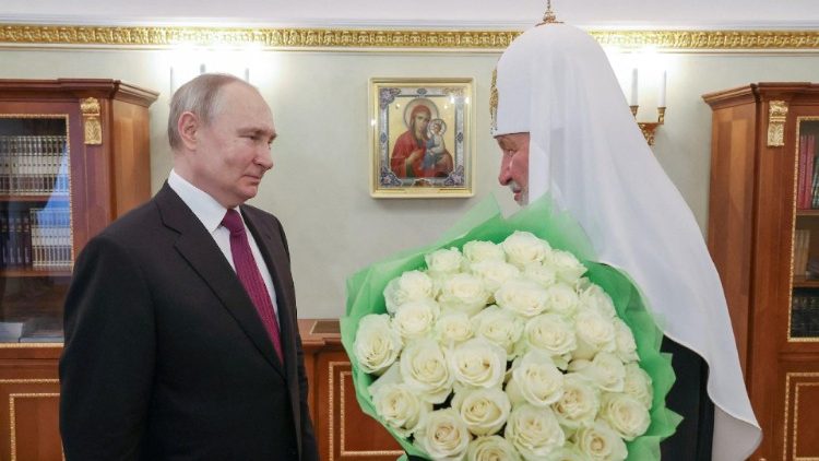 Der Moskauer Patriarch Kyrill Ende Mai mit dem russischen Präsidenten Putin