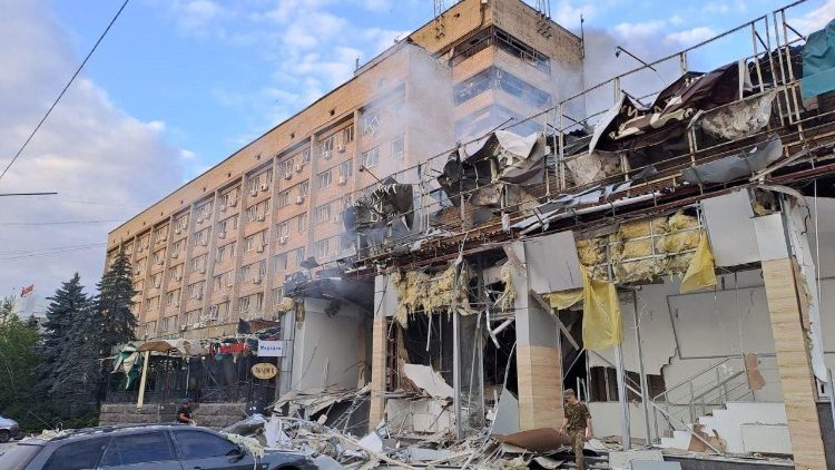 Последствия ракетного обстрела Краматорска (Украина, 27 июня 2023)