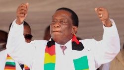 Zimbabwe inatarajia kufanya uchaguzi 23 Agosti 2023, Rais wa Zimbabwe wa  sasa ni Bwana Emmerson Mnangagwa. 
