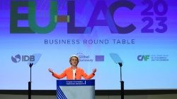 EU-Kommissionschefin Ursula von der Leyen beim EU-CELAC Gipfel in Brüssel