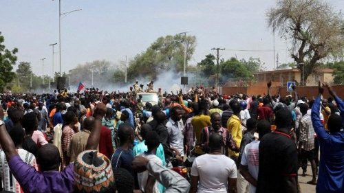 Il Niger tra evacuazione dei cittadini europei e timori per l’uranio