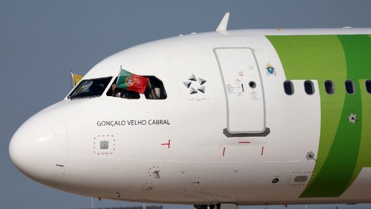 Zrakoplov Air Portugala A321/TAP s kojim se Papa Franjo vratio u Rim