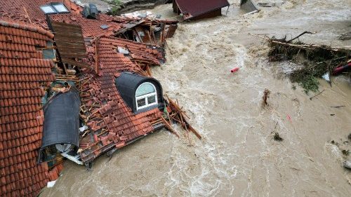 Proximidade do Papa às vítimas de catástrofes naturais na Geórgia e Eslovênia