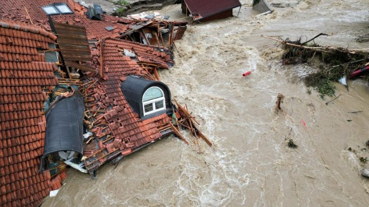 Rekordne količine poplava u Sloveniji uzrokovale su smrt i golemu materijalnu štetu