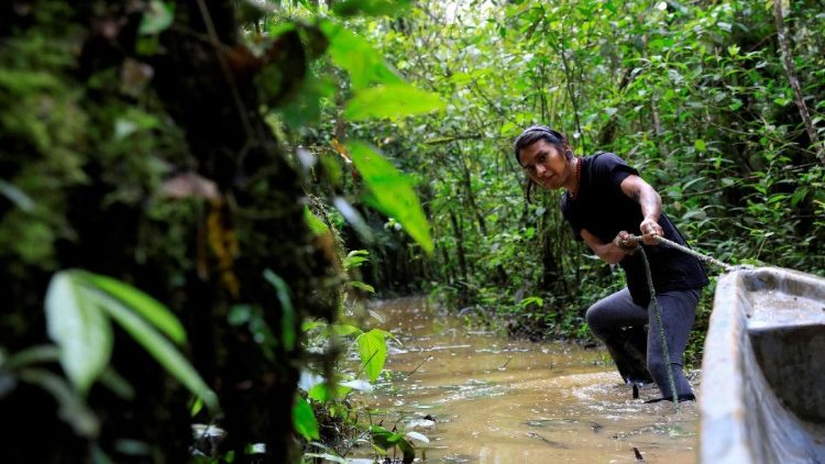 Este 19 de agosto, la Red Eclesial Ecológica Mesoamericana ha salido en respaldo de la Iglesia en Ecuador que ha dicho “sí a la vida” para plantar cara contra el extractivismo en dos áreas importantes del país: el Parque Nacional Yasuní, así como, la Reserva de Biósfera Chocó Andino. (REUTERS)