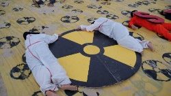 Protesto contra o Japão que começou a liberar água radioativa tratada da usina nuclear destruída de Fukushima no Oceano Pacífico, em Busan, Coreia do Sul, em 24 de agosto de 2023. REUTERS/Daewoung Kim