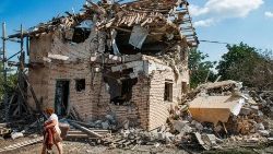 Efekty rosyjskiego ostrzału w obwodzie kijowskim, 27 sierpnia 2023 r.