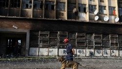 요하네스버그의 화재로 불탄 건물 잔해