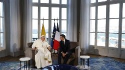 教皇フランシスコとマクロン仏大統領　2023年9月23日　フランス・マルセイユ、パレ・ドゥ・ファロ
