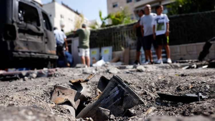  Los restos de un cohete disparado desde la Franja de Gaza contra Israel.