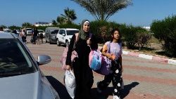 Gaza, civili in fuga verso luoghi sicuri