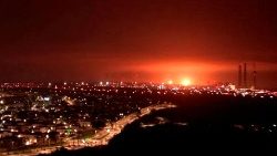 Schwere Bombardierungen an der Grenze zwischen Israel und Gaza in der Nacht