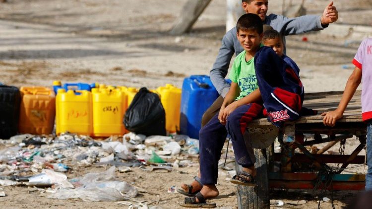 Gaza Children in need of safe water